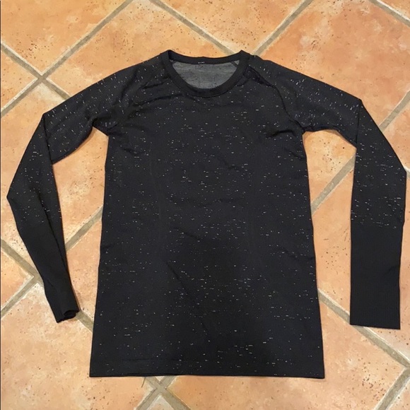 lululemon athletica Tops - Lululemon Swiftly Tech Crew - NEVER WORN